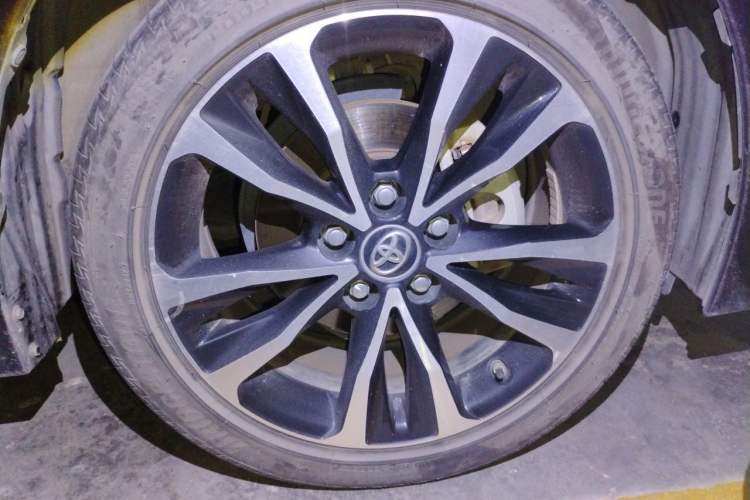 Used Toyota Levin 2019 Dual-Engine 1.8H E-CVT Sport Edition China VI Standard Right Front Wheel Hub