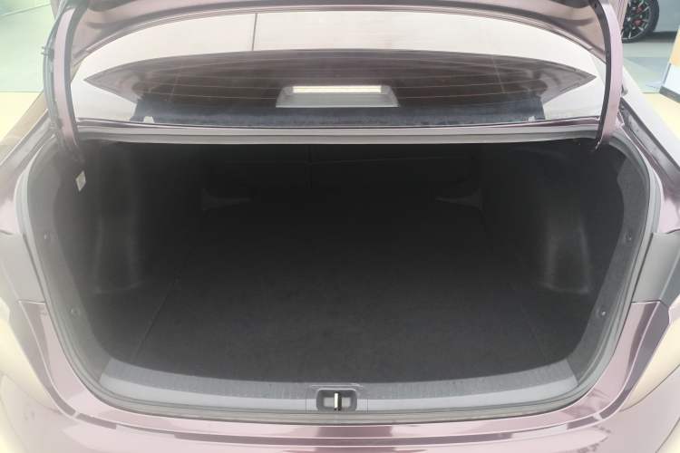 Used Toyota Levin 2019 Dual-Engine 1.8H E-CVT Luxury Edition China VI Standard Trunk