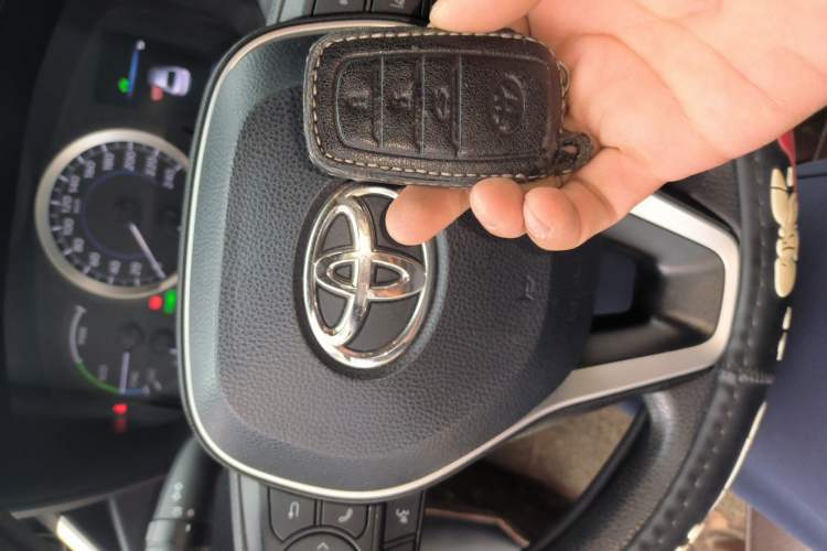 Used Toyota Levin 2019 Dual-Engine 1.8H E-CVT Luxury Edition China VI Standard Vehicle Key