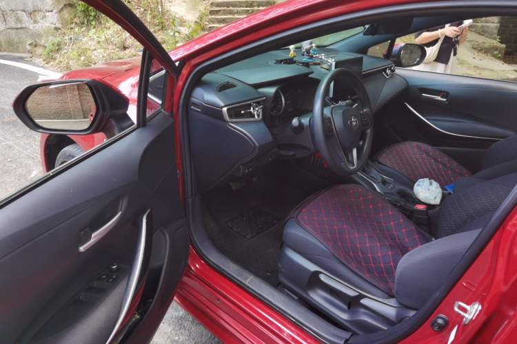 Used Toyota Levin 2019 Dual-Engine 1.8H E-CVT Sport Edition China VI Standard Driver Seat