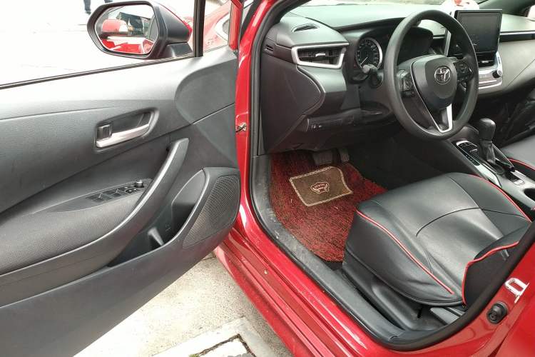 Used Toyota Levin 2019 185T CVT Luxury Edition China VI Standard Driver Seat