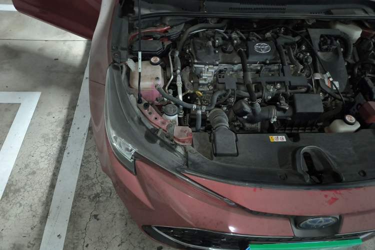 Used Toyota Levin 2019 Dual-Engine 1.8H E-CVT Luxury Edition China VI Standard Engine Bay Right