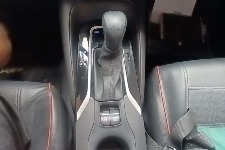 Used Toyota Levin 2019 185T CVT Luxury Edition China VI Standard Gear Lever