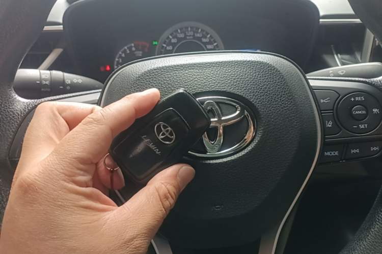 Used Toyota Levin 2019 185T CVT Luxury Edition China VI Standard Interior 1