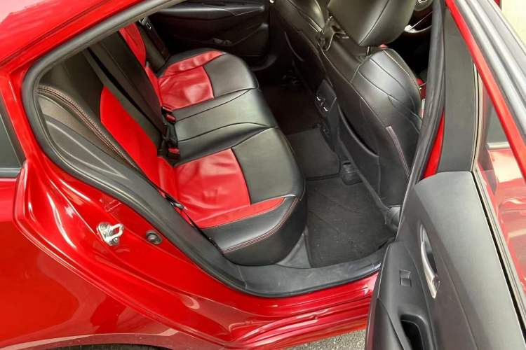 Used Toyota Levin 2019 185T CVT Luxury Edition China VI Standard Interior 3