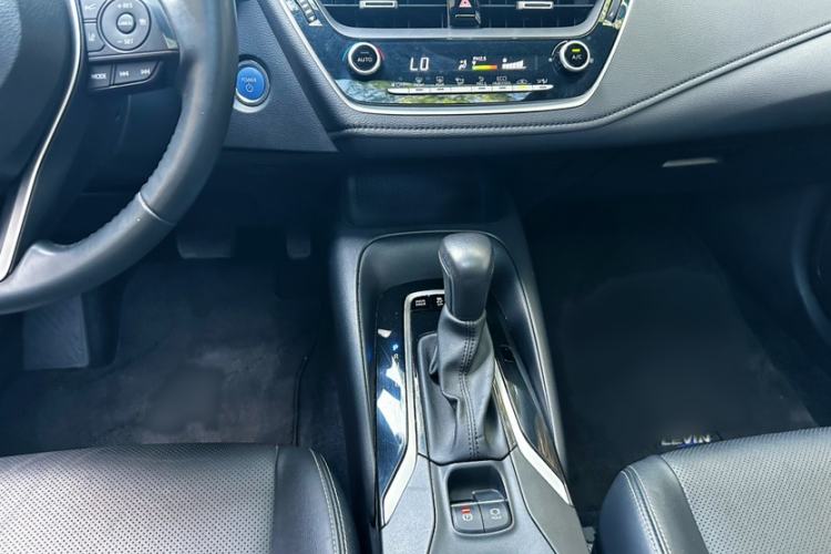 Used Toyota Levin 2019 Dual-Engine 1.8H E-CVT Luxury Edition China VI Standard Interior 3