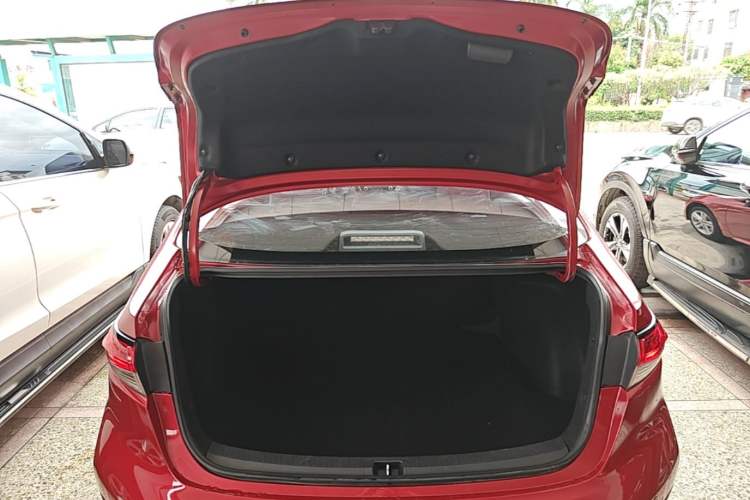 Used Toyota Levin 2019 185T CVT Luxury Edition China VI Standard Trunk