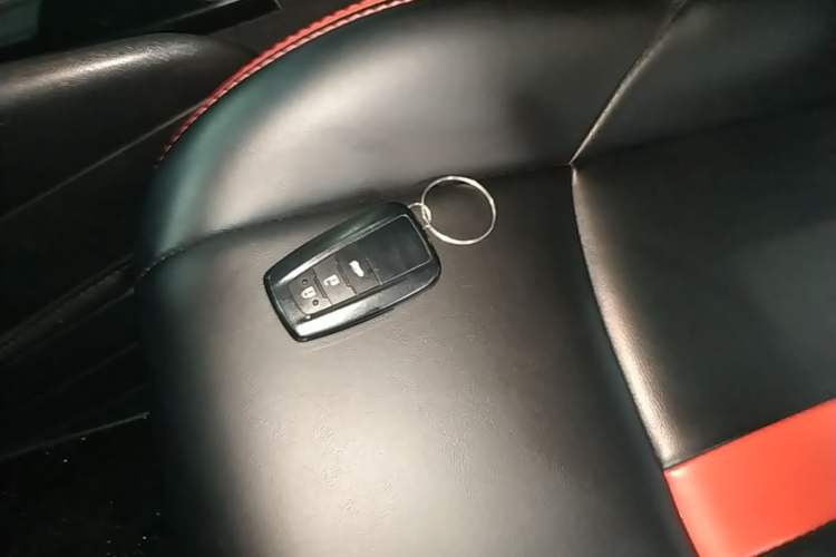 Used Toyota Levin 2019 185T CVT Luxury Edition China VI Standard Vehicle Key