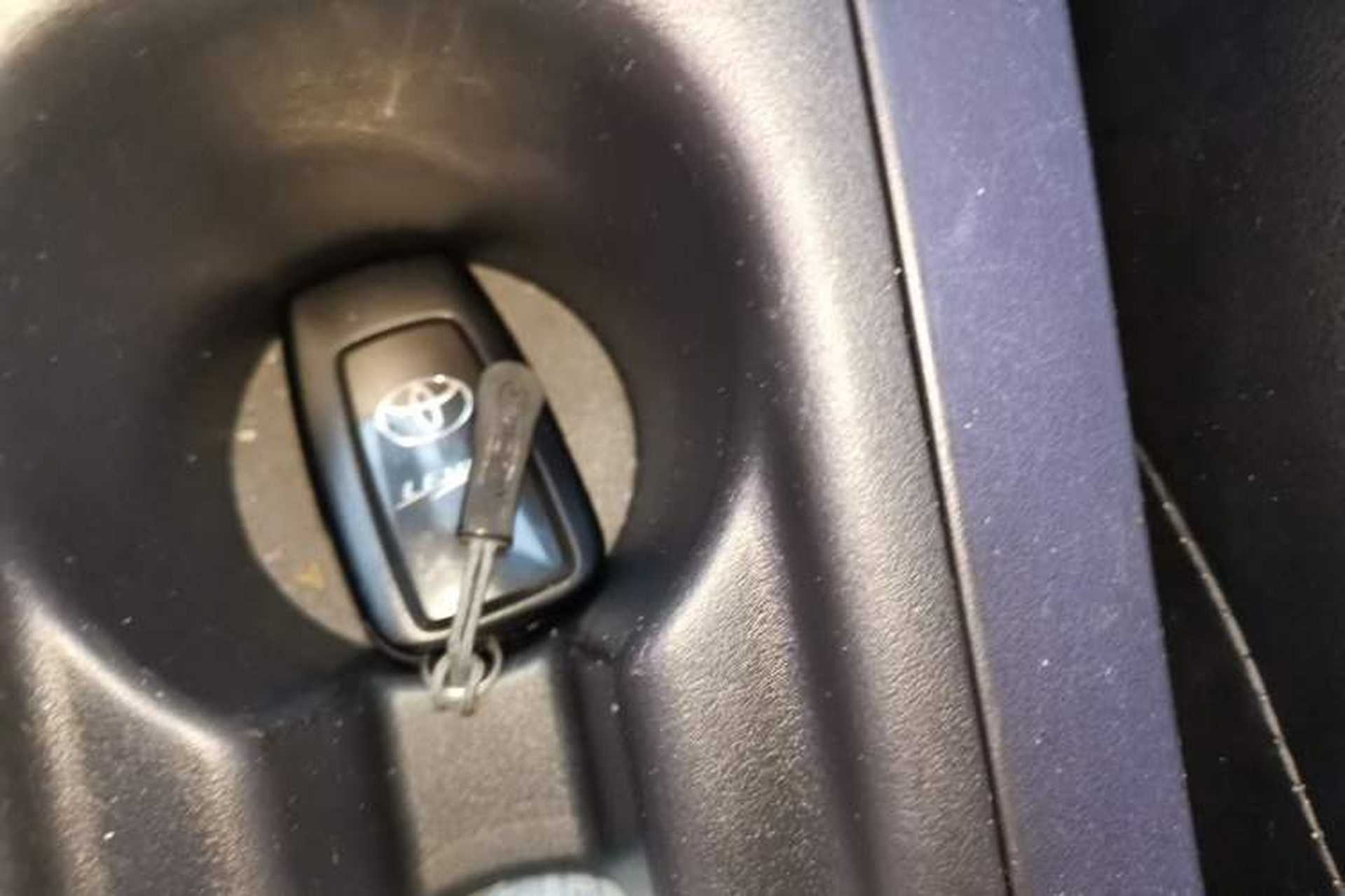 Used Toyota Levin 2019 185T CVT Sport Edition China V Standard Vehicle Key