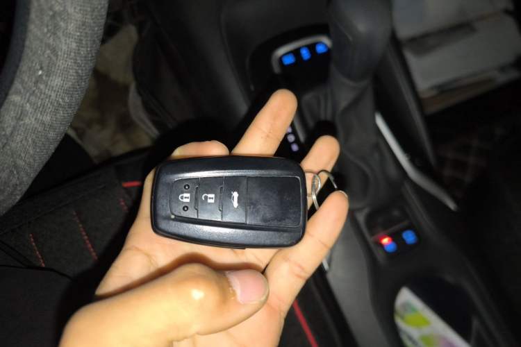 Used Toyota Levin 2019 Dual-Engine 1.8H E-CVT Luxury Edition China VI Standard Vehicle Key