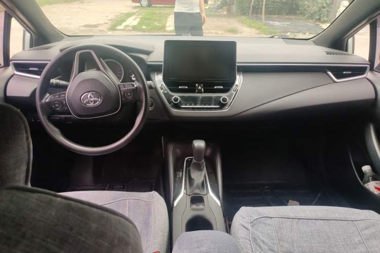 Used Toyota Levin 2019 185T CVT Luxury Edition China VI Standard Center Console