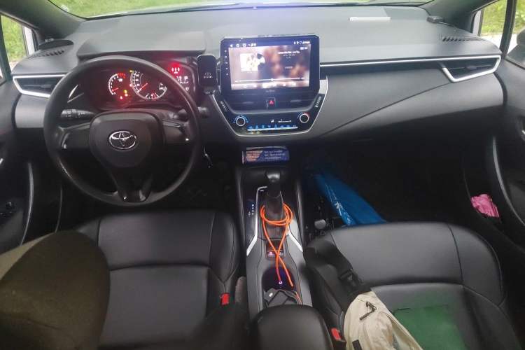 Used Toyota Levin 2019 185T CVT Entry-Level Version China VI Standard Center Console