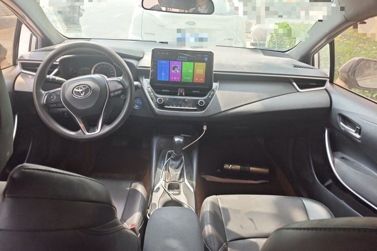 Used Toyota Levin 2019 Dual-Engine 1.8H E-CVT Entry-Level Model China VI Standard Center Console