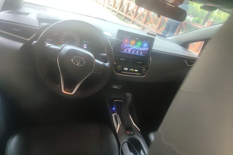 Used Toyota Levin 2019 Dual-Engine 1.8H E-CVT Sport Edition China VI Standard Center Console