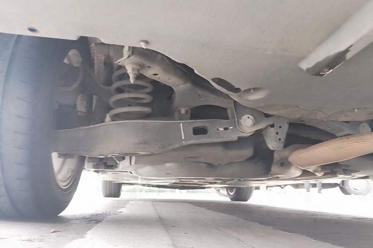 Used Toyota Levin 2019 Dual-Engine 1.8H E-CVT Entry-Level Model China VI Standard Chassis Rear Left