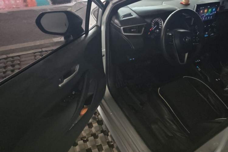 Used Toyota Levin 2019 185T CVT Luxury Edition China VI Standard Driver Seat