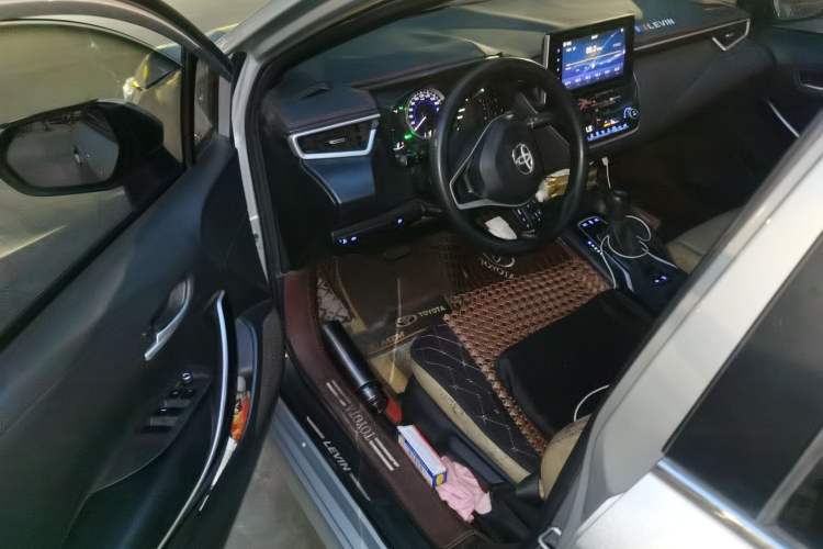 Used Toyota Levin 2019 Dual-Engine 1.8H E-CVT Luxury Edition China VI Standard Driver Seat