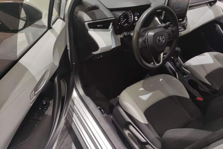 Used Toyota Levin 2019 185T CVT Luxury Edition China VI Standard Driver Seat