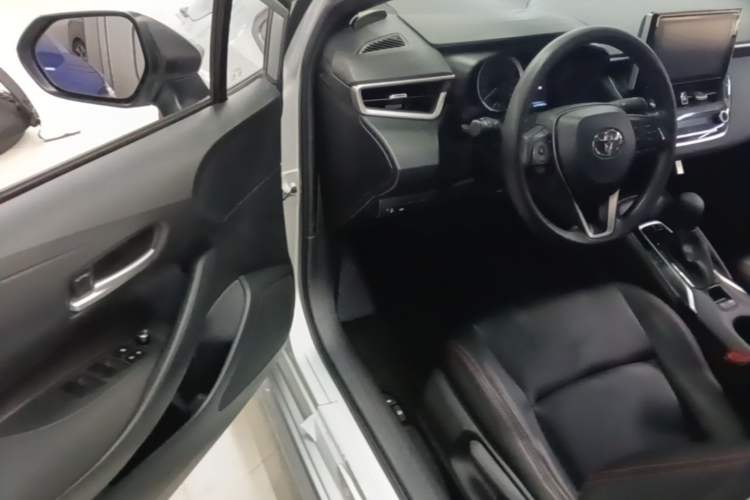Used Toyota Levin 2019 185T CVT Luxury Edition China VI Standard Driver Seat