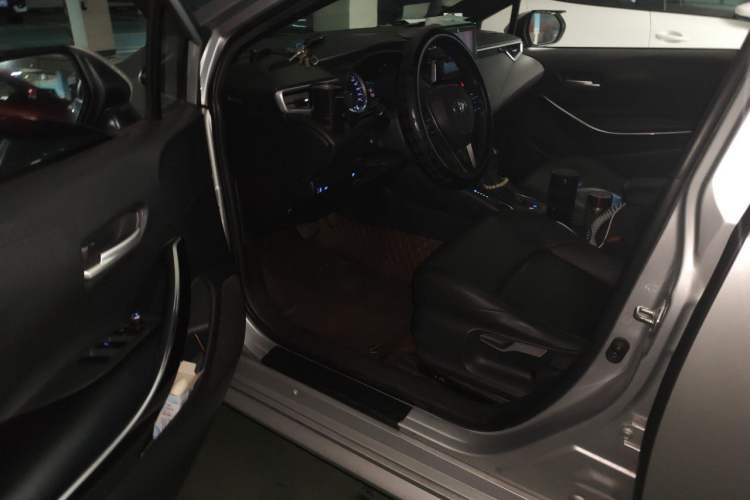 Used Toyota Levin 2019 Dual-Engine 1.8H E-CVT Luxury Edition China V Standard Driver Seat