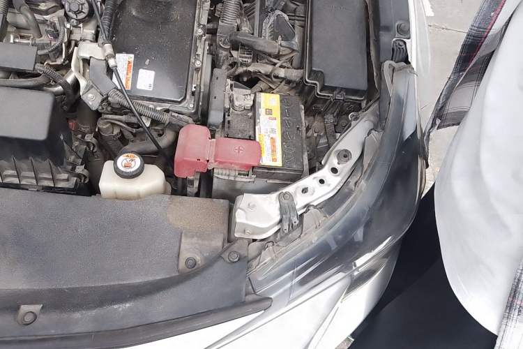 Used Toyota Levin 2019 Dual-Engine 1.8H E-CVT Entry-Level Model China VI Standard Engine Bay Left