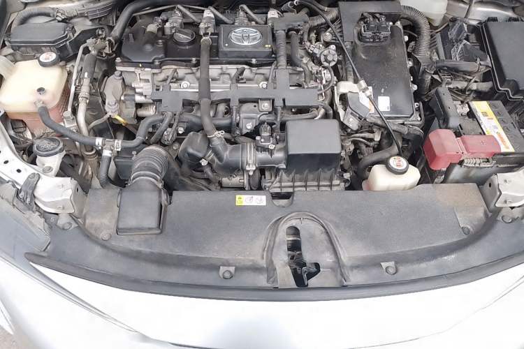 Used Toyota Levin 2019 Dual-Engine 1.8H E-CVT Entry-Level Model China VI Standard Engine Bay