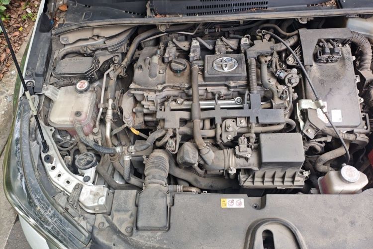 Used Toyota Levin 2019 Dual-Engine 1.8H E-CVT Entry-Level Model China VI Standard Engine Bay Right