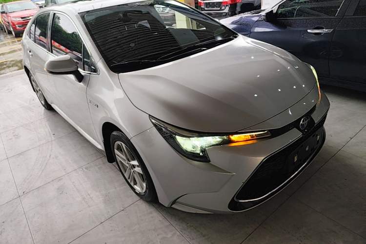 Used Toyota Levin 2019 Dual-Engine 1.8H E-CVT Luxury Edition China VI Standard Front Right 45 Deg