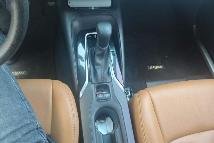 Used Toyota Levin 2019 185T CVT Luxury Edition China VI Standard Gear Lever