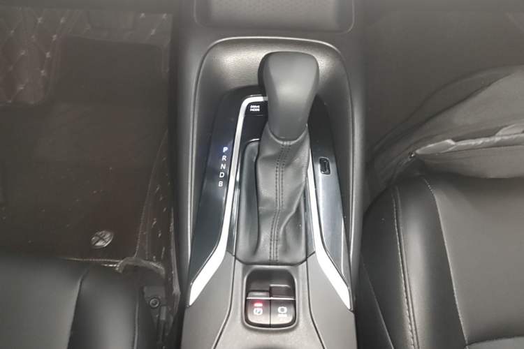 Used Toyota Levin 2019 Dual-Engine 1.8H E-CVT Sport Edition China VI Standard Gear Lever