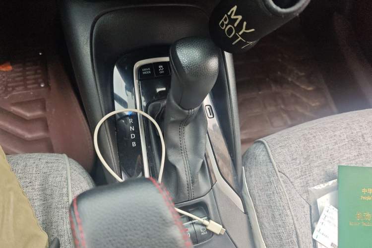 Used Toyota Levin 2019 Dual-Engine 1.8H E-CVT Luxury Edition China VI Standard Gear Lever