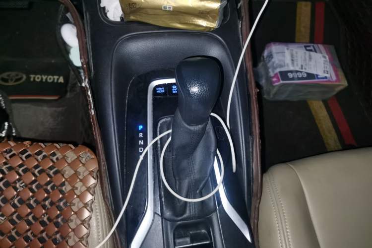 Used Toyota Levin 2019 Dual-Engine 1.8H E-CVT Luxury Edition China VI Standard Gear Lever