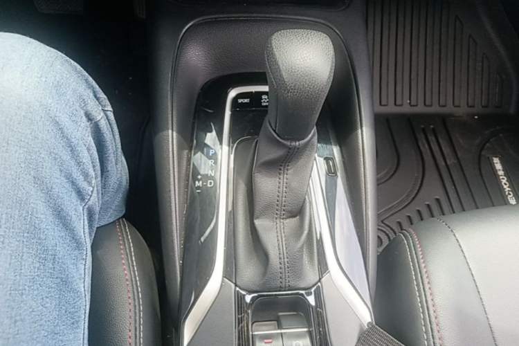 Used Toyota Levin 2019 185T CVT Entry-Level Version China VI Standard Gear Lever