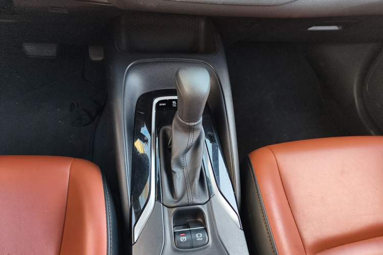 Used Toyota Levin 2019 185T CVT Luxury Edition China VI Standard Gear Lever