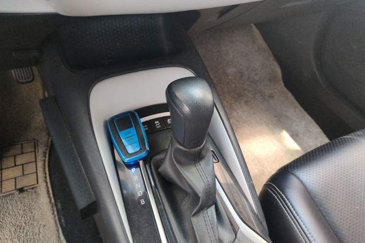 Used Toyota Levin 2019 Dual-Engine 1.8H E-CVT Sport Edition China VI Standard Gear Lever