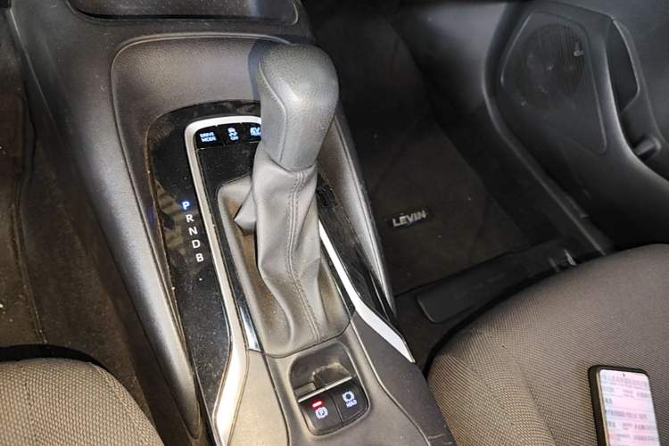 Used Toyota Levin 2019 Dual-Engine 1.8H E-CVT Luxury Edition China VI Standard Gear Lever