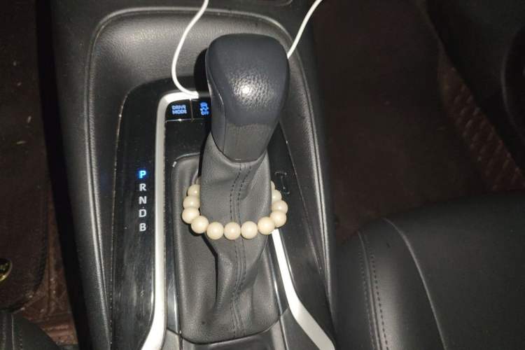 Used Toyota Levin 2019 Dual-Engine 1.8H E-CVT Luxury Edition China V Standard Gear Lever