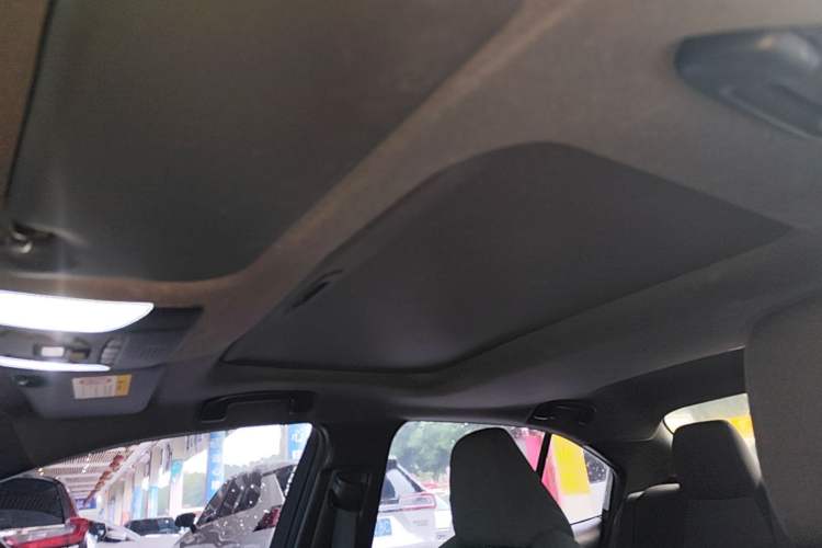 Used Toyota Levin 2019 Dual-Engine 1.8H E-CVT Luxury Edition China VI Standard Headliner