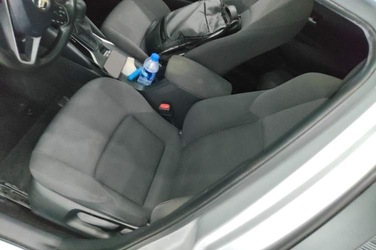 Used Toyota Levin 2019 Dual-Engine 1.8H E-CVT Luxury Edition China VI Standard Left Front Seat