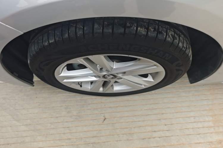 Used Toyota Levin 2019 185T CVT Entry-Level Version China VI Standard Left Front Wheel Hub