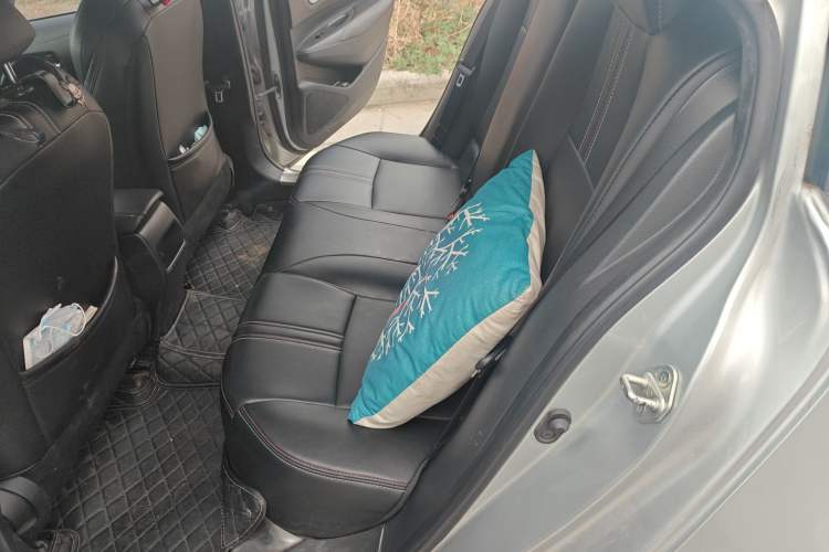 Used Toyota Levin 2019 185T CVT Entry-Level Version China VI Standard Left Rear Seat