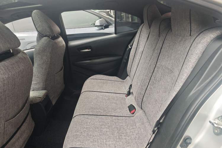 Used Toyota Levin 2019 Dual-Engine 1.8H E-CVT Luxury Edition China VI Standard Left Rear Seat