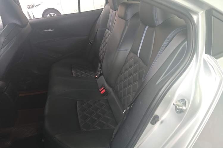 Used Toyota Levin 2019 185T CVT Luxury Edition China VI Standard Left Rear Seat
