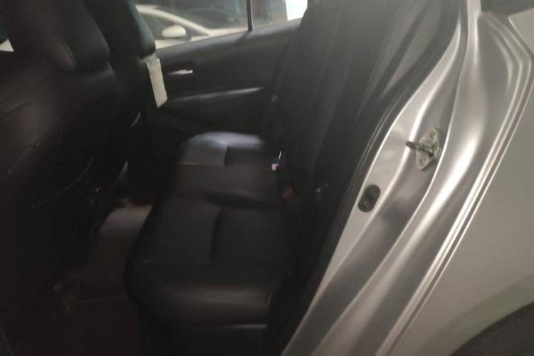 Used Toyota Levin 2019 Dual-Engine 1.8H E-CVT Luxury Edition China V Standard Left Rear Seat