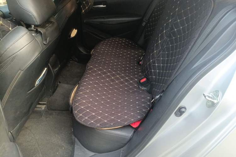 Used Toyota Levin 2019 185T CVT Luxury Edition China VI Standard Left Rear Seat