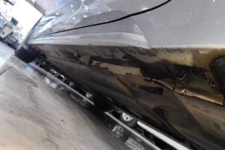 Used Toyota Levin 2019 Dual-Engine 1.8H E-CVT Luxury Edition China VI Standard Left Side Sill