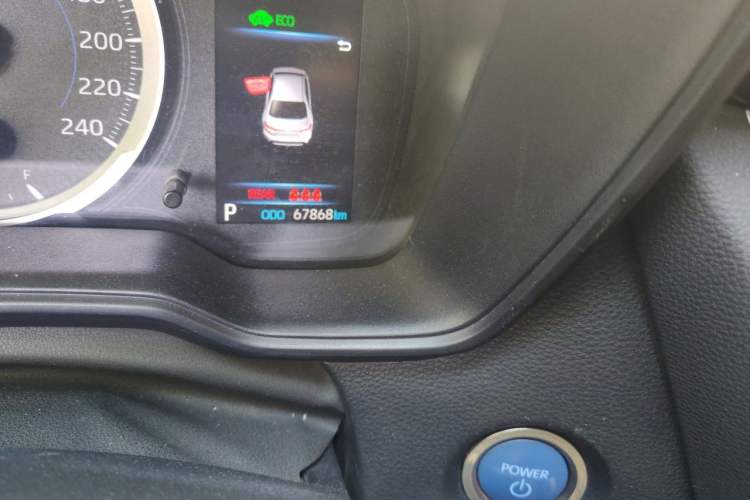 Used Toyota Levin 2019 Dual-Engine 1.8H E-CVT Luxury Edition China VI Standard Odometer Close Up