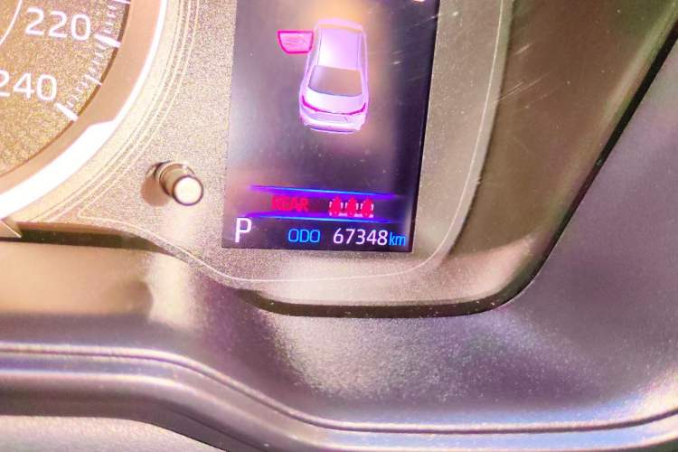 Used Toyota Levin 2019 185T CVT Sport Edition China VI Standard Odometer Close Up