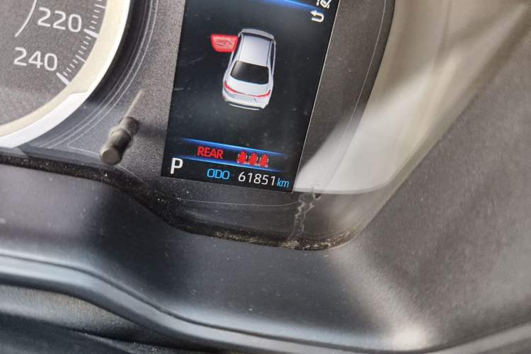 Used Toyota Levin 2019 185T CVT Luxury Edition China VI Standard Odometer Close Up