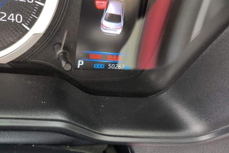 Used Toyota Levin 2019 Dual-Engine 1.8H E-CVT Luxury Edition China VI Standard Odometer Close Up